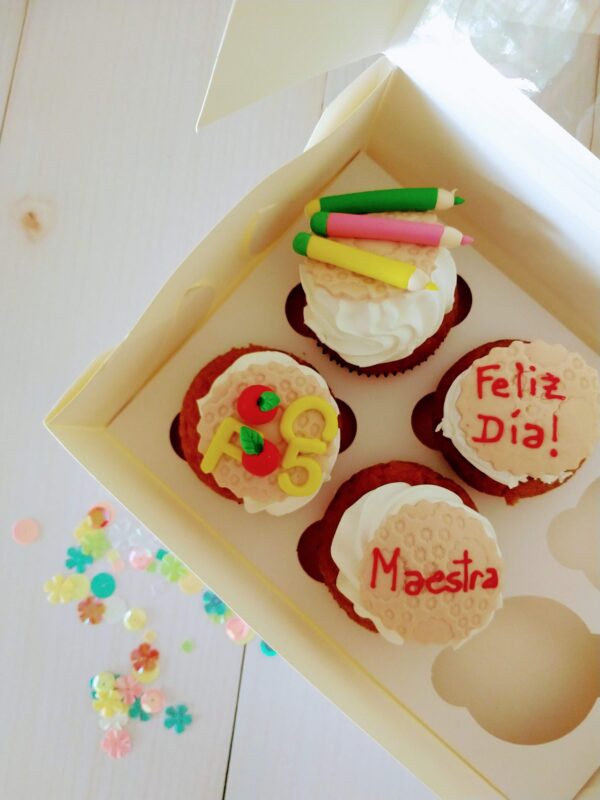 Caja Cupcake Cartulina Feliz Día Del Maestro